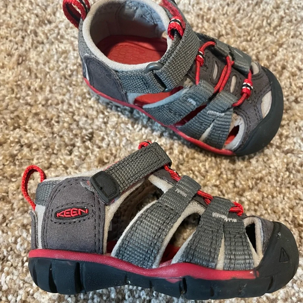 Keen® Baby Toddler Walker Seacamp II CNX Sandals 4C Grey Red Baby Infant Active